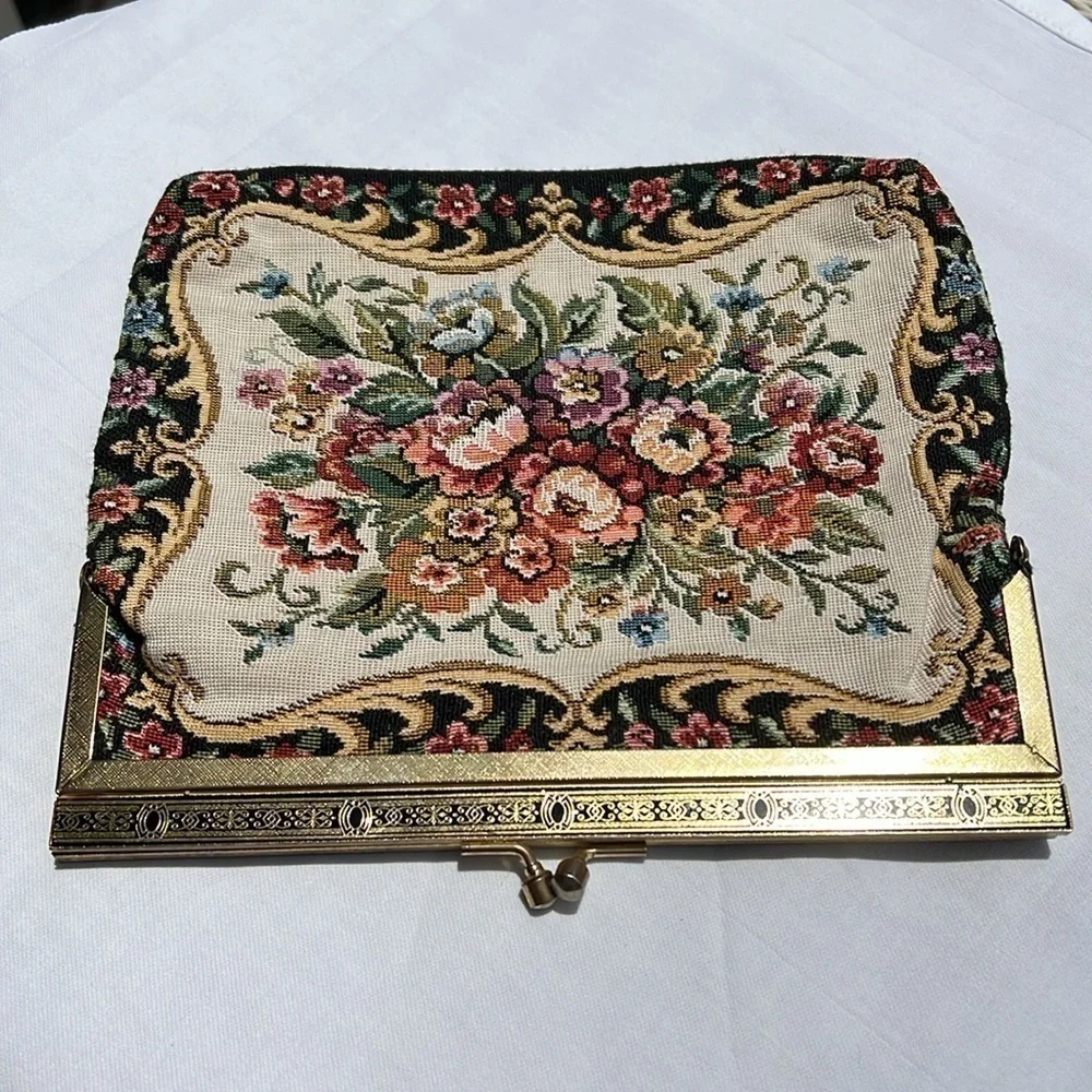 Vintage Tapestry Frame Kisslock Closure Clutch Bag